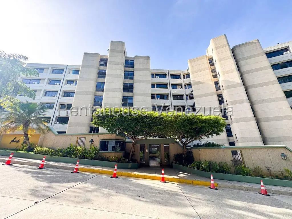 Penthouse in Lomas de La Lagunita, Caracas - 1