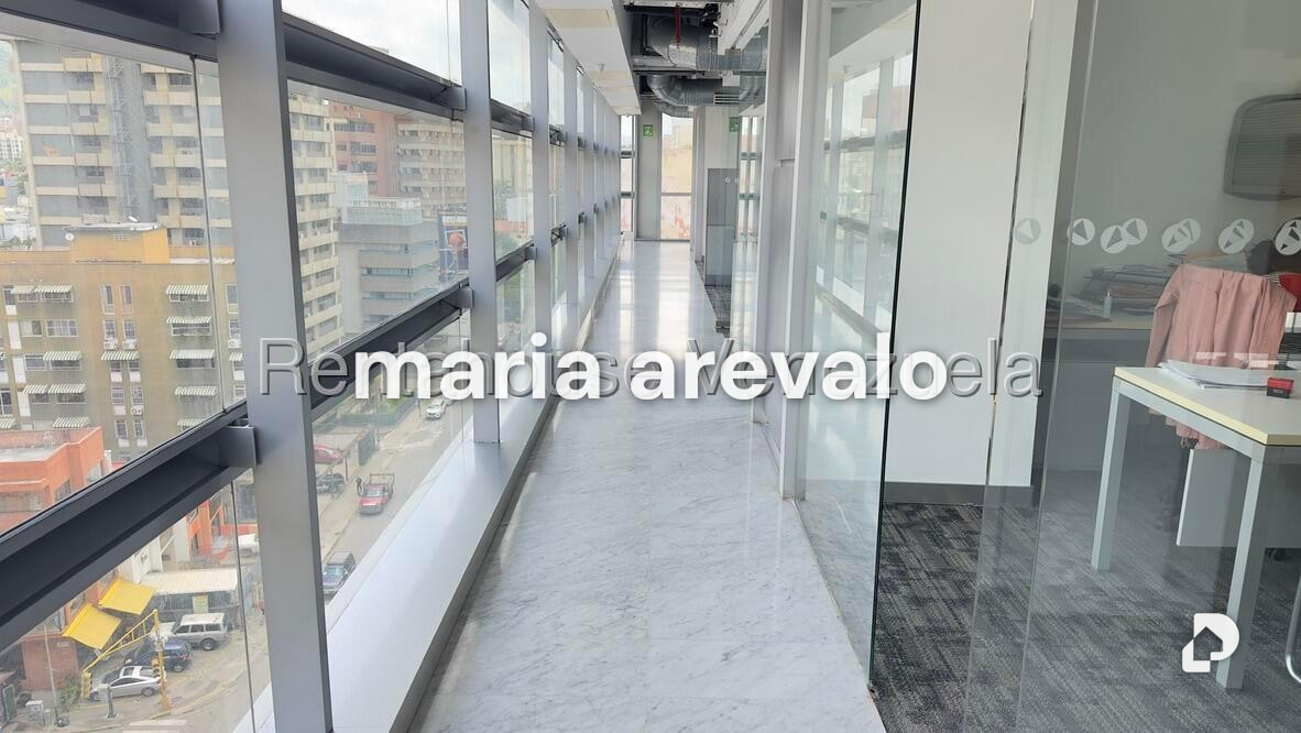 Local comercial en Los Dos Caminos, Caracas – 24