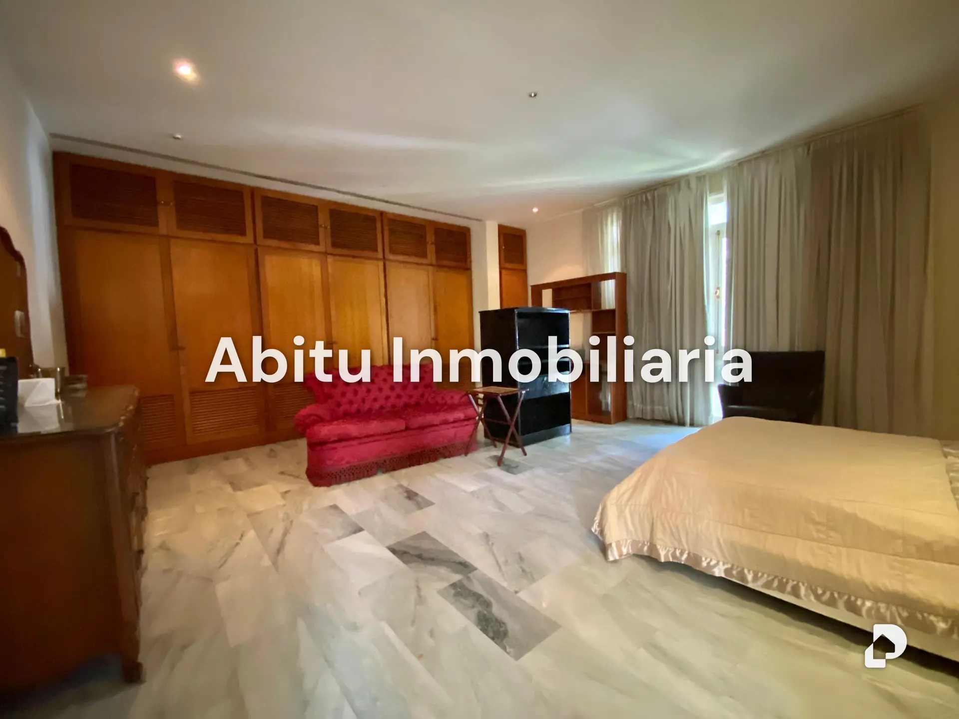 Casa en La Floresta, Caracas – 14