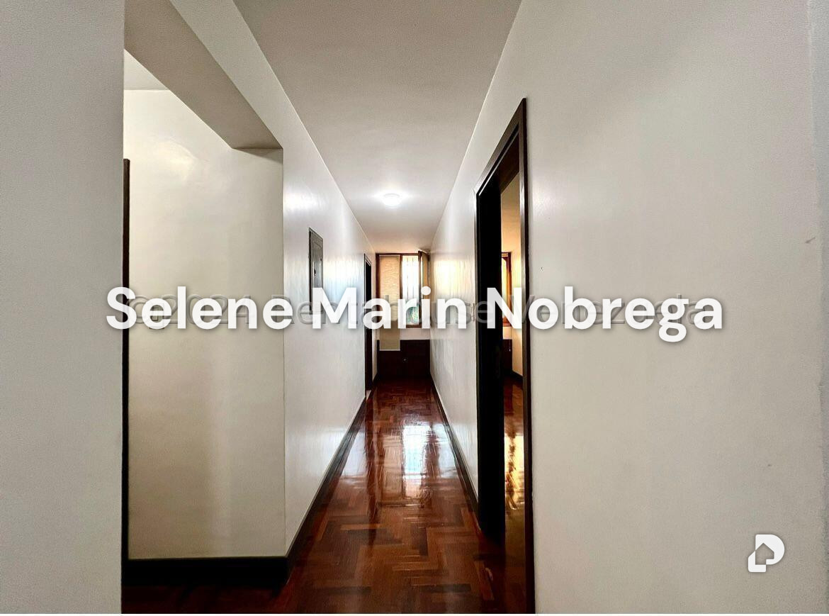 Casa en Colinas de Bello Monte, Caracas – 17