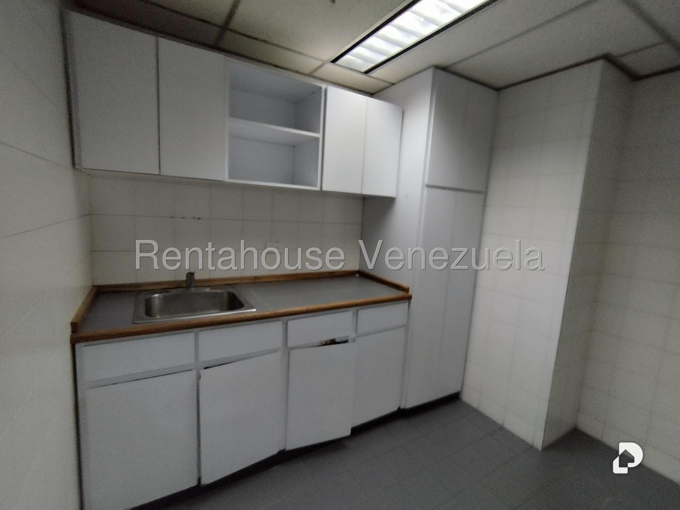 Oficina en Plaza Venezuela, Caracas – 14