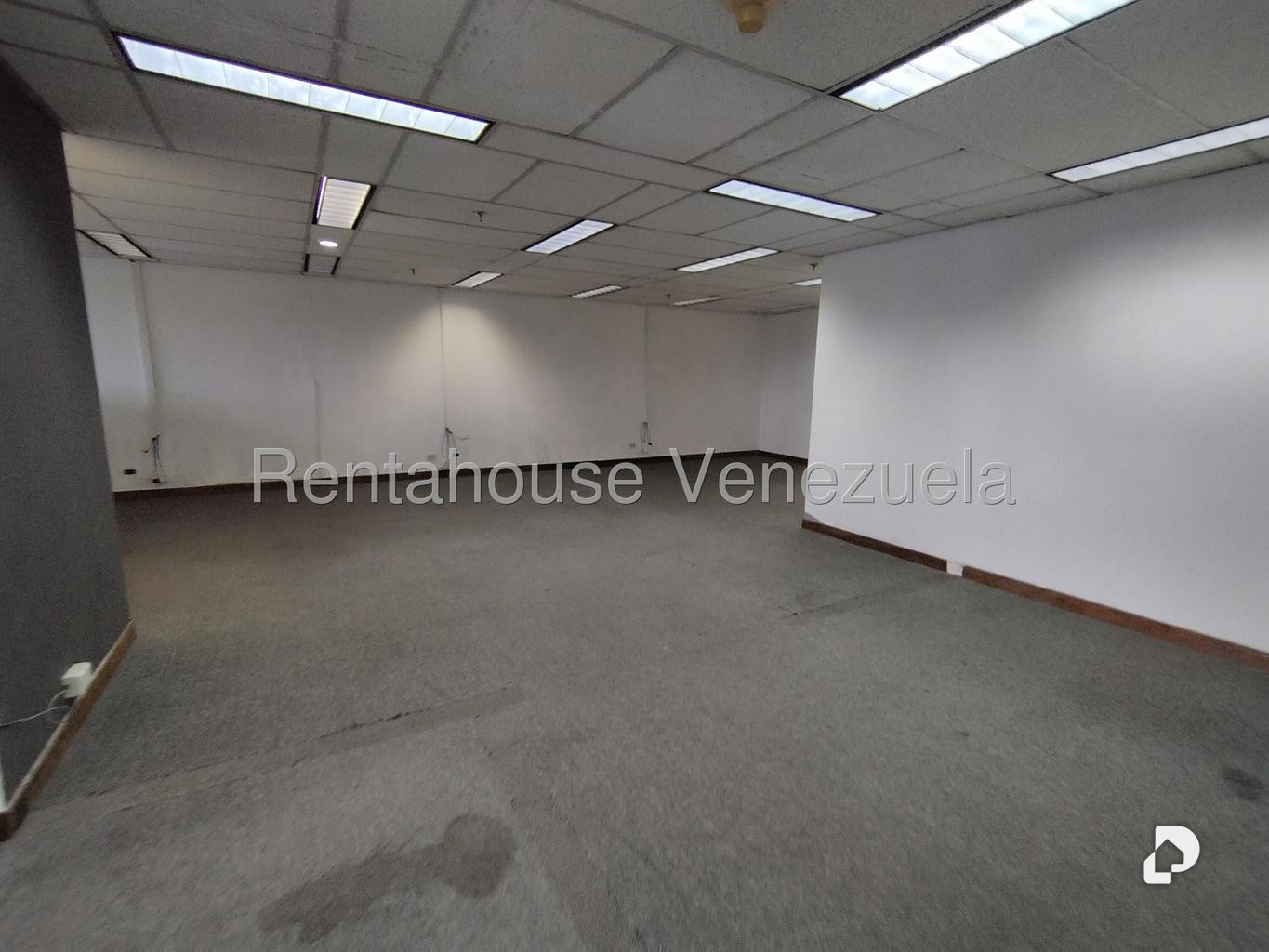 Oficina en Plaza Venezuela, Caracas – 11