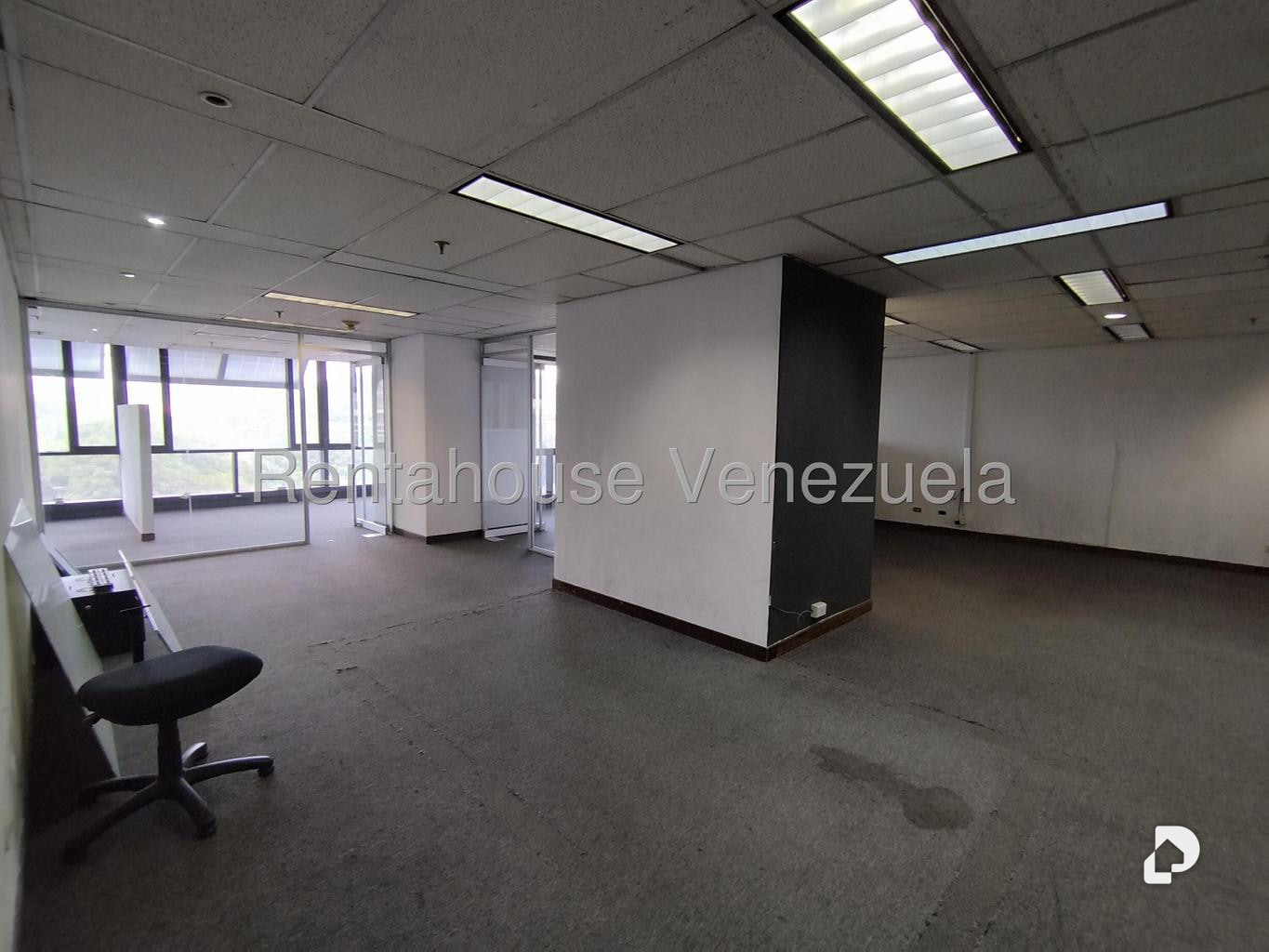 Oficina en Plaza Venezuela, Caracas – 13