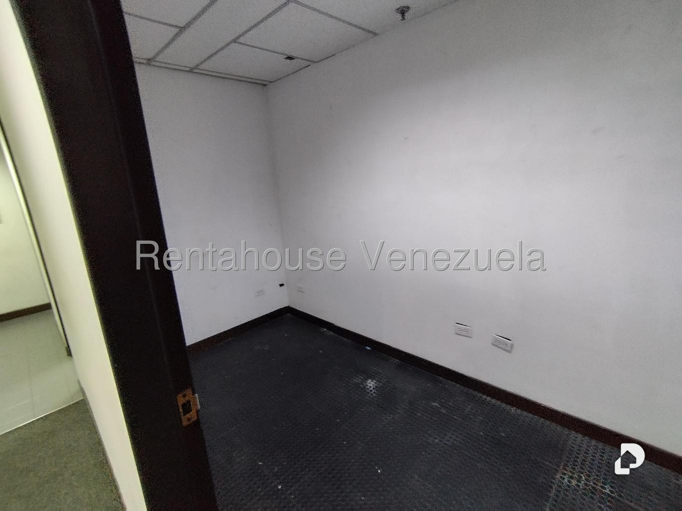 Oficina en Plaza Venezuela, Caracas – 8