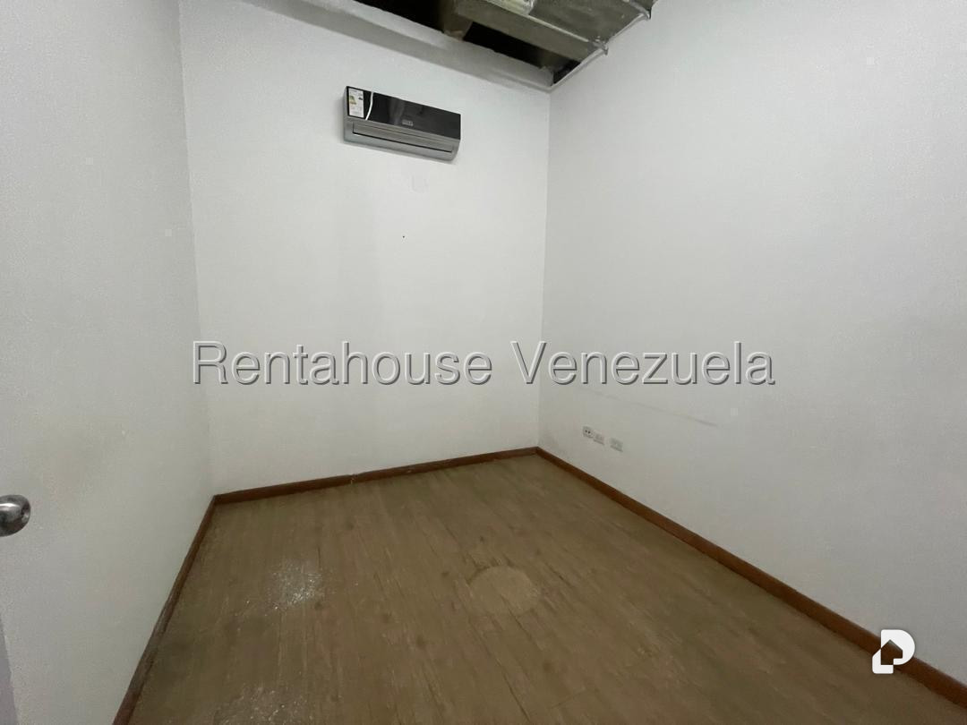 Oficina en El Valle, Caracas – 12