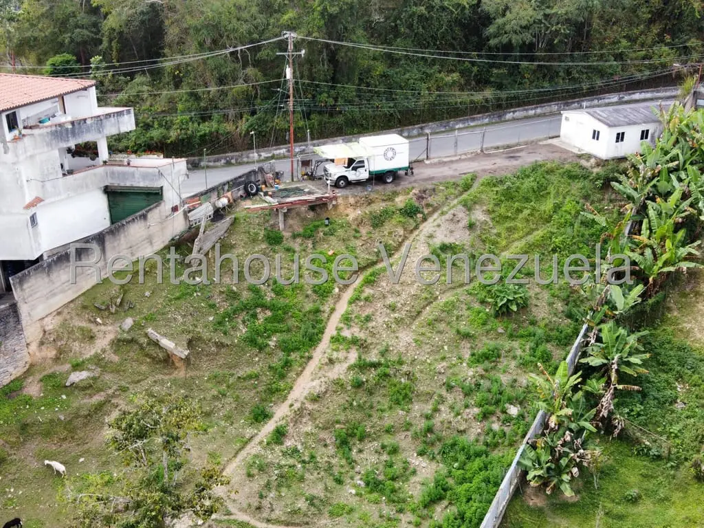 Land in Lomas de La Lagunita, Caracas - 1