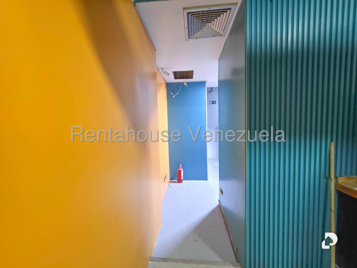 Local comercial en Los Dos Caminos, Caracas