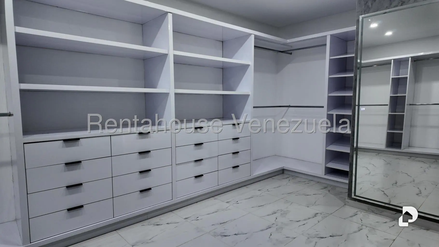 Casa en Los Naranjos (del Cafetal), Caracas – 13