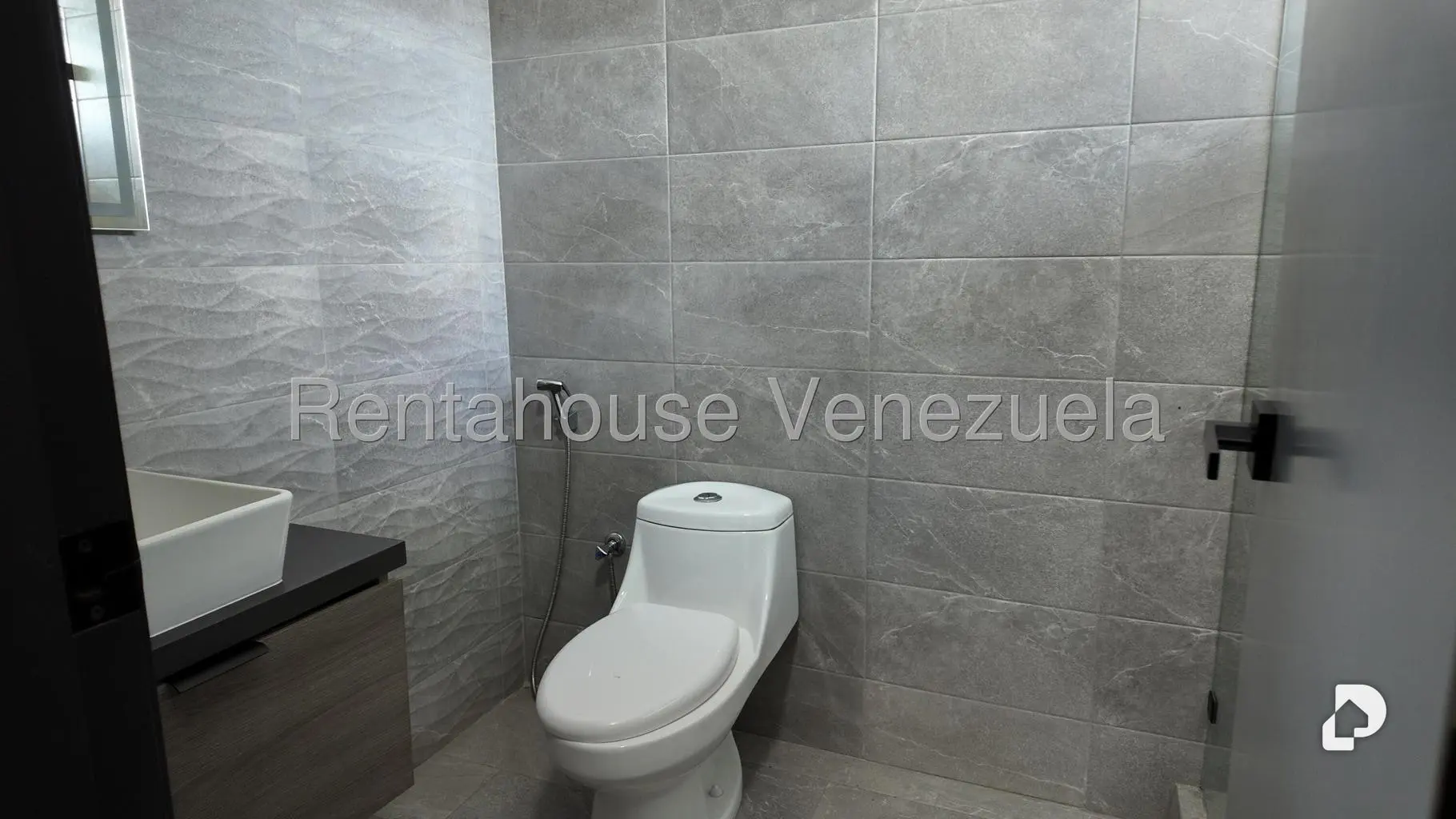 Casa en Los Naranjos (del Cafetal), Caracas – 19