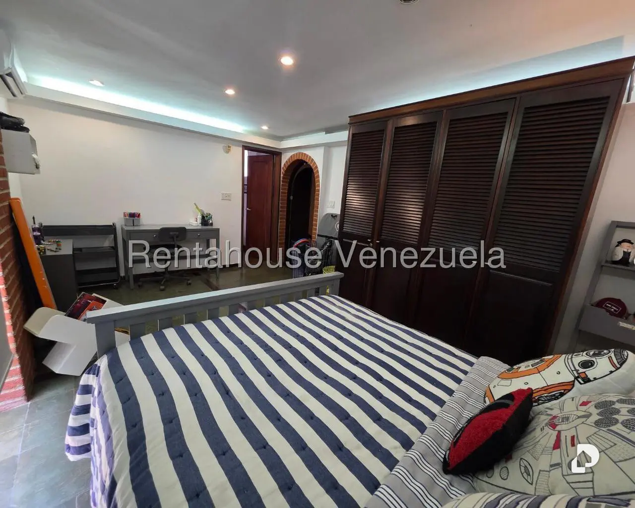 Casa en Prados del Este, Caracas – 28