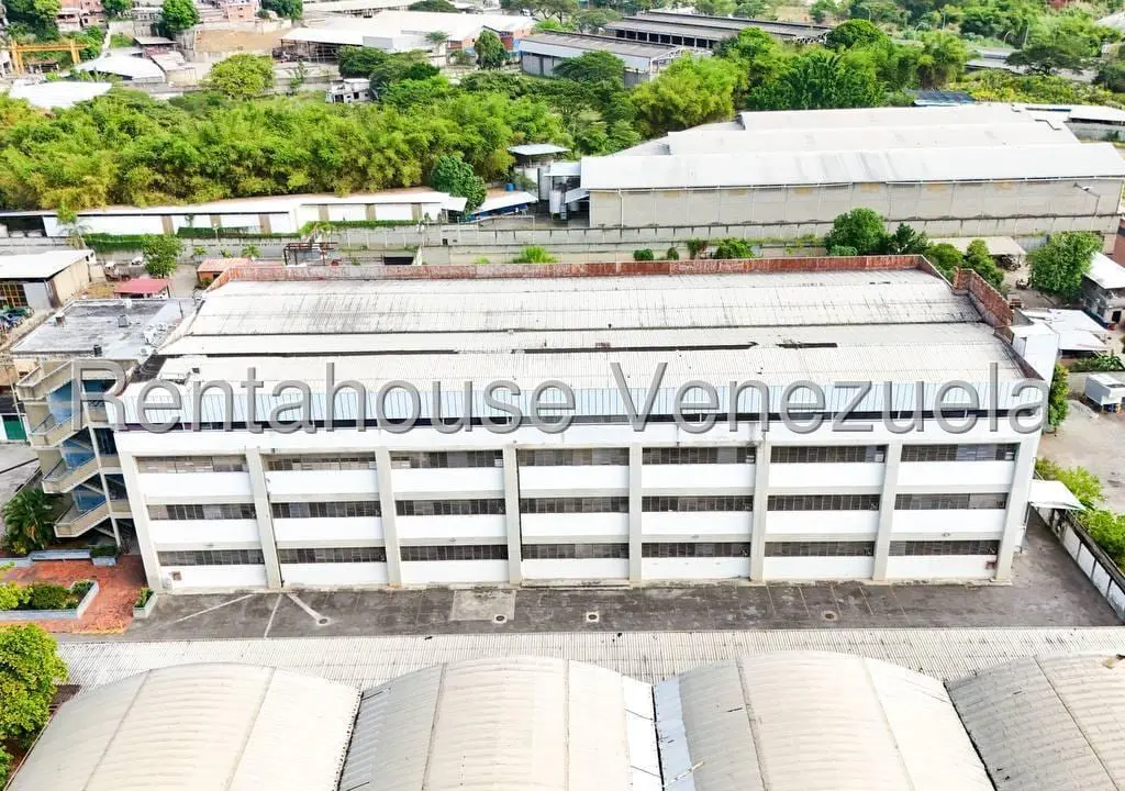 Warehouse in Guatire - 1