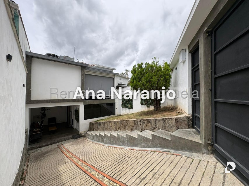 Casa en Lomas De La Trinidad, Caracas – 2