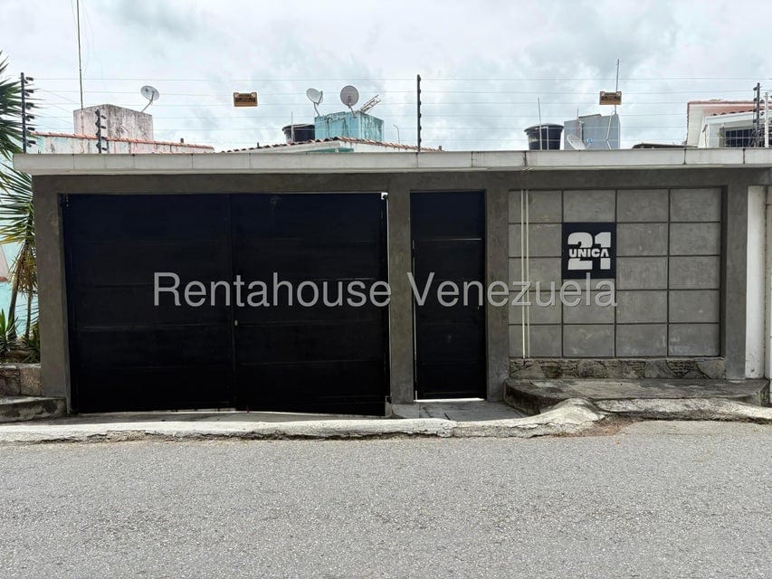Casa en Lomas De La Trinidad, Caracas - 1