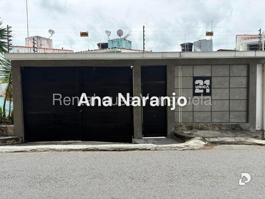 Casa en Lomas De La Trinidad, Caracas – 1