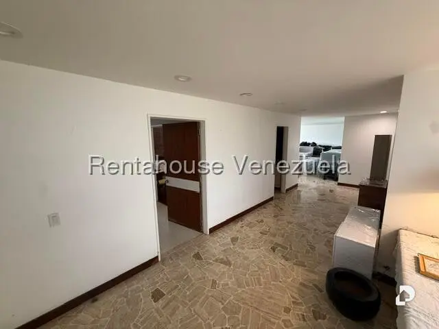 Apartment in San Román, Caracas – 3
