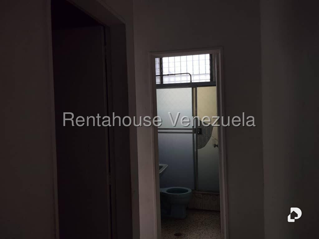 Local comercial en Catia, Caracas – 12
