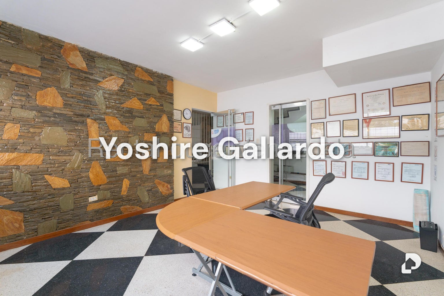 Local comercial en Chuao, Caracas – 27