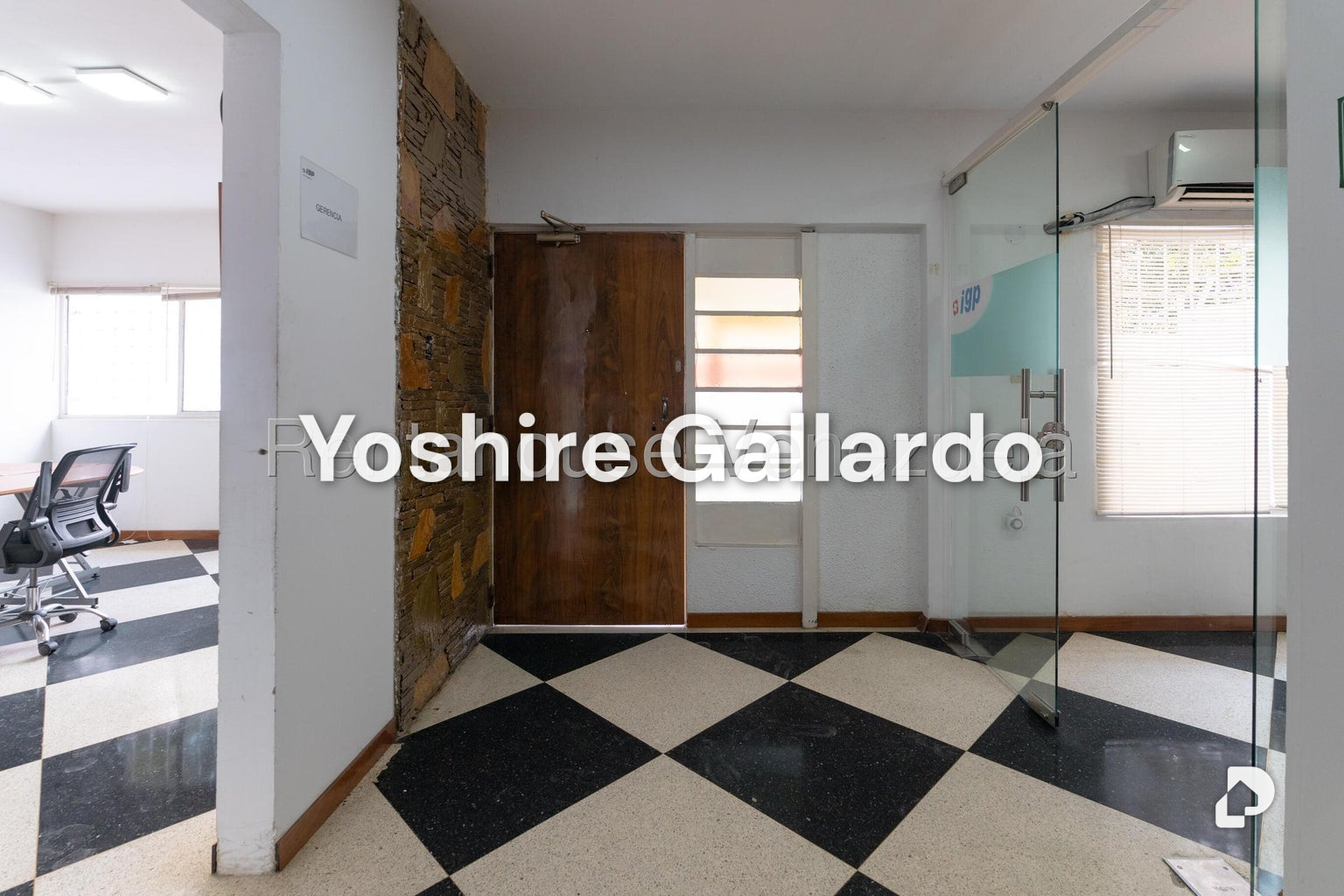 Local comercial en Chuao, Caracas – 26