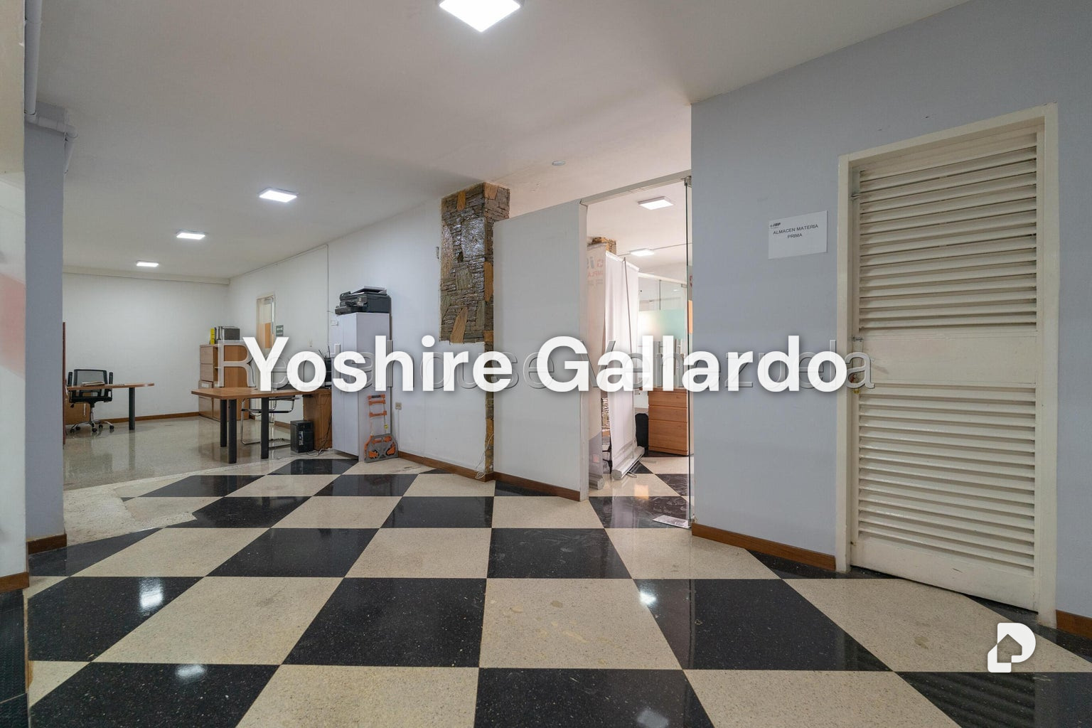 Local comercial en Chuao, Caracas – 18