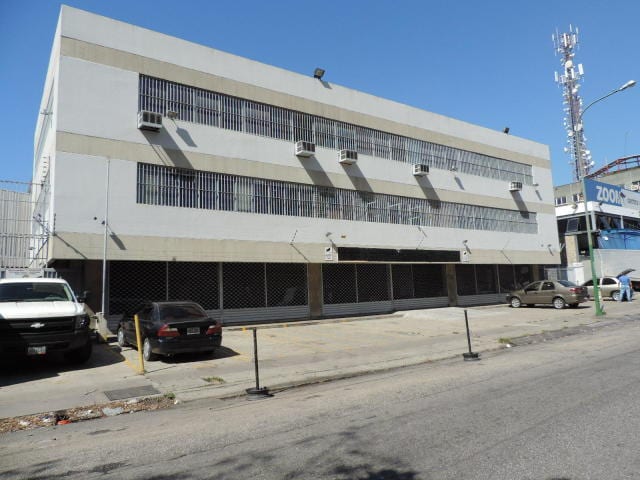 Edificio en La Urbina, Caracas - 1