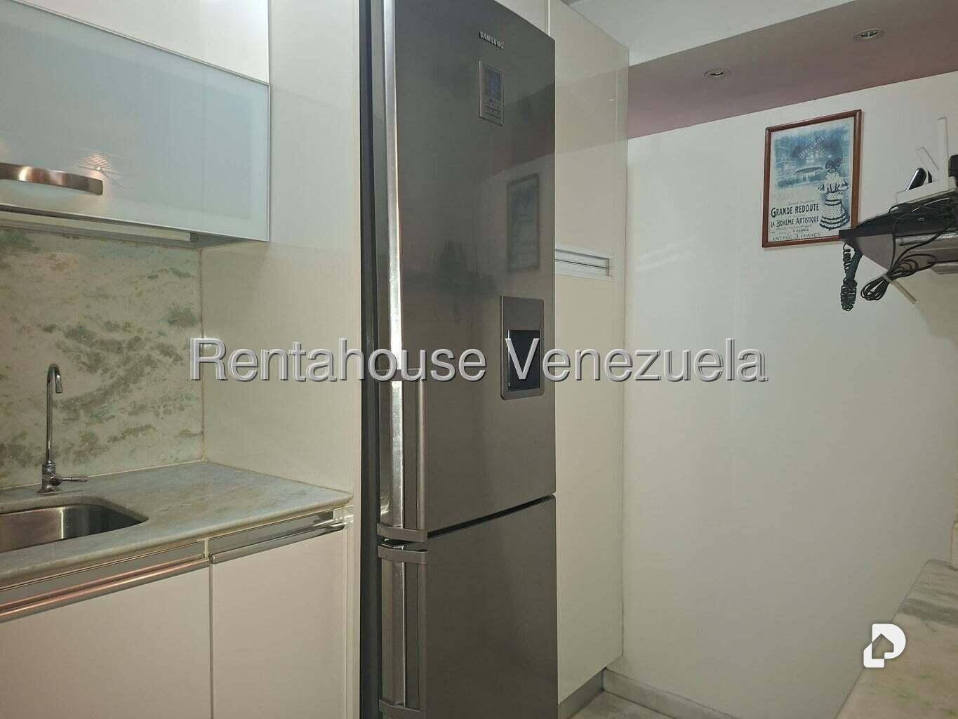 Apartamento en Los Palos Grandes, Caracas – 12