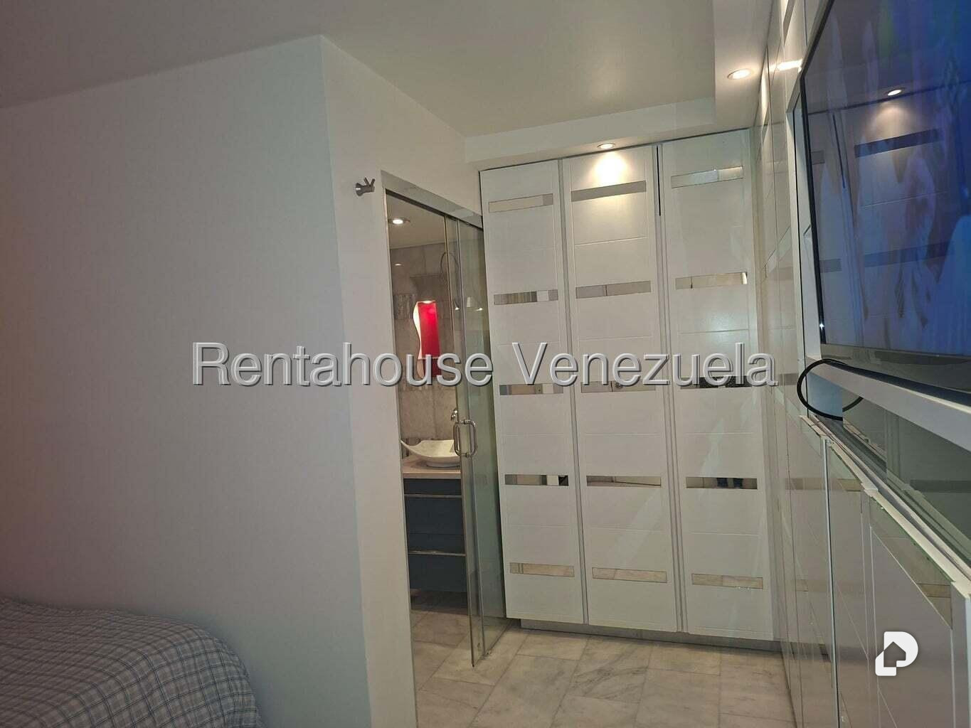 Apartamento en Los Palos Grandes, Caracas – 17