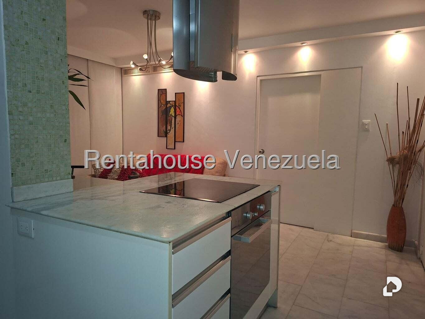 Apartamento en Los Palos Grandes, Caracas – 13