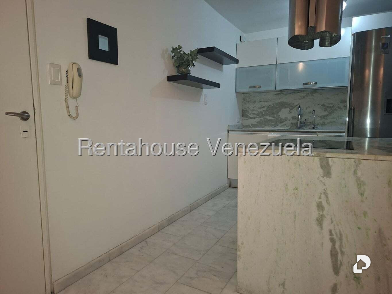 Apartamento en Los Palos Grandes, Caracas – 11
