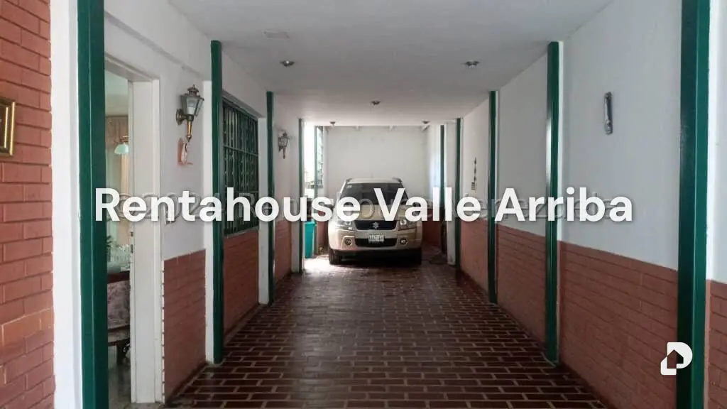 Casa en Lomas De La Trinidad, Caracas – 2