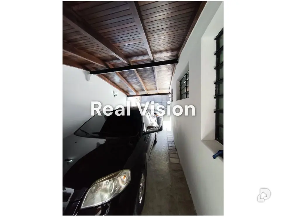 Casa en Alto Prado, Caracas – 24