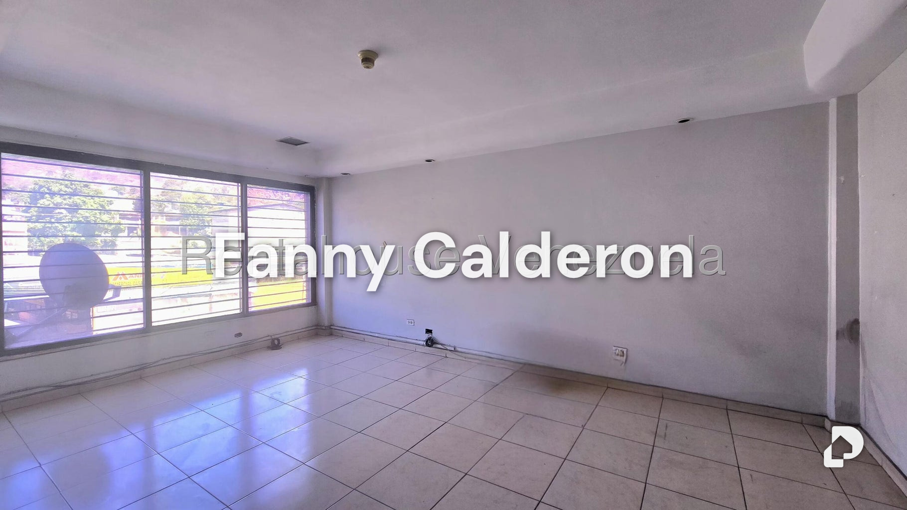 Local comercial en Piedra Azul, Caracas – 24