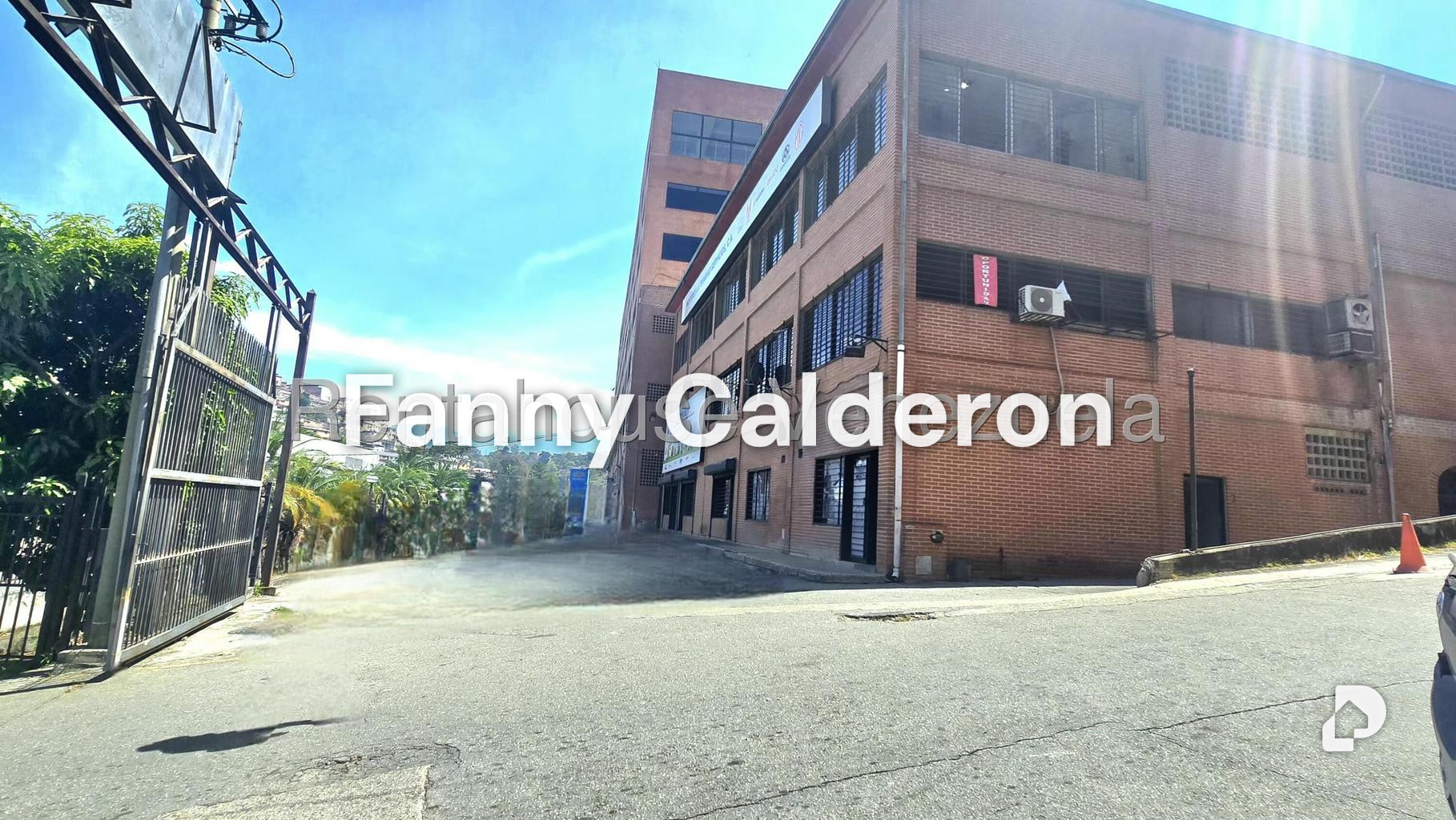 Local comercial en Piedra Azul, Caracas – 2