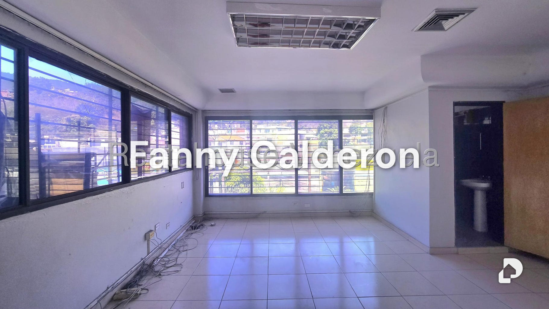 Local comercial en Piedra Azul, Caracas – 23