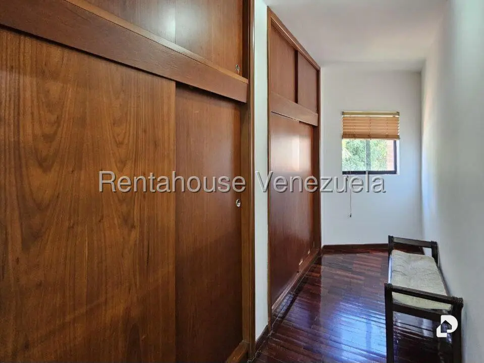 Casa en Prados del Este, Caracas – 29
