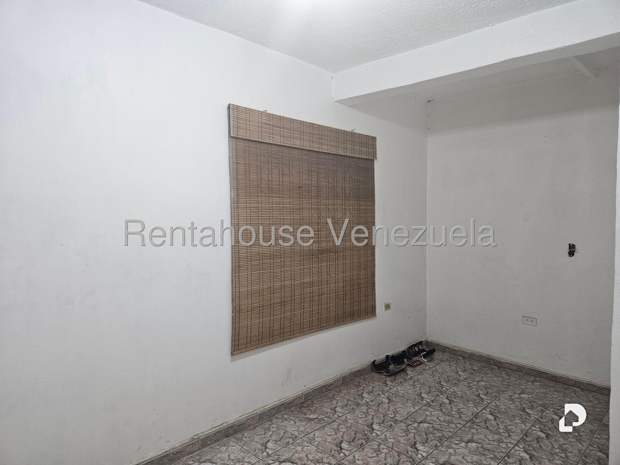 Local comercial en San Agustin del Norte, Caracas – 28