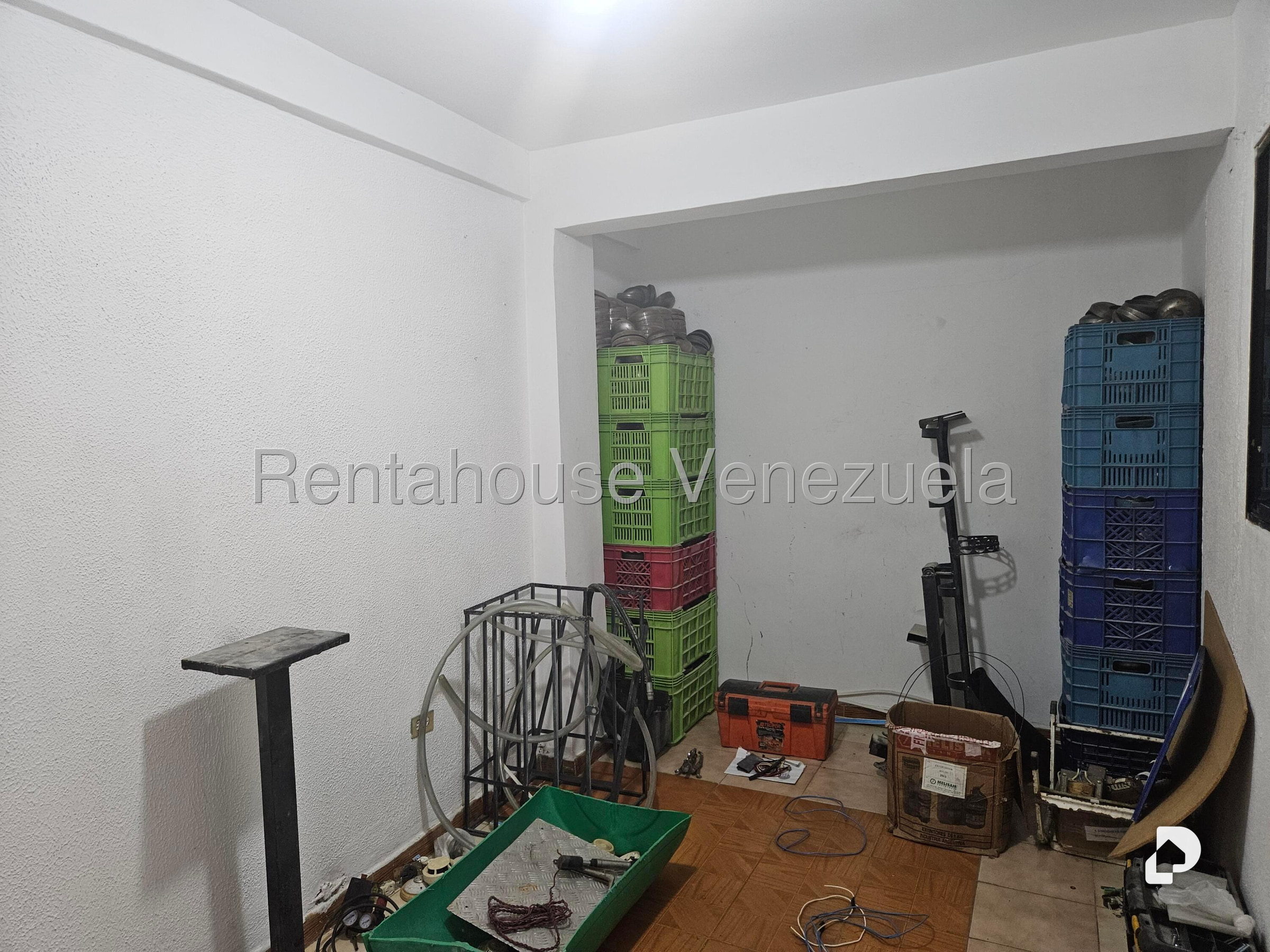Local comercial en San Agustin del Norte, Caracas – 19