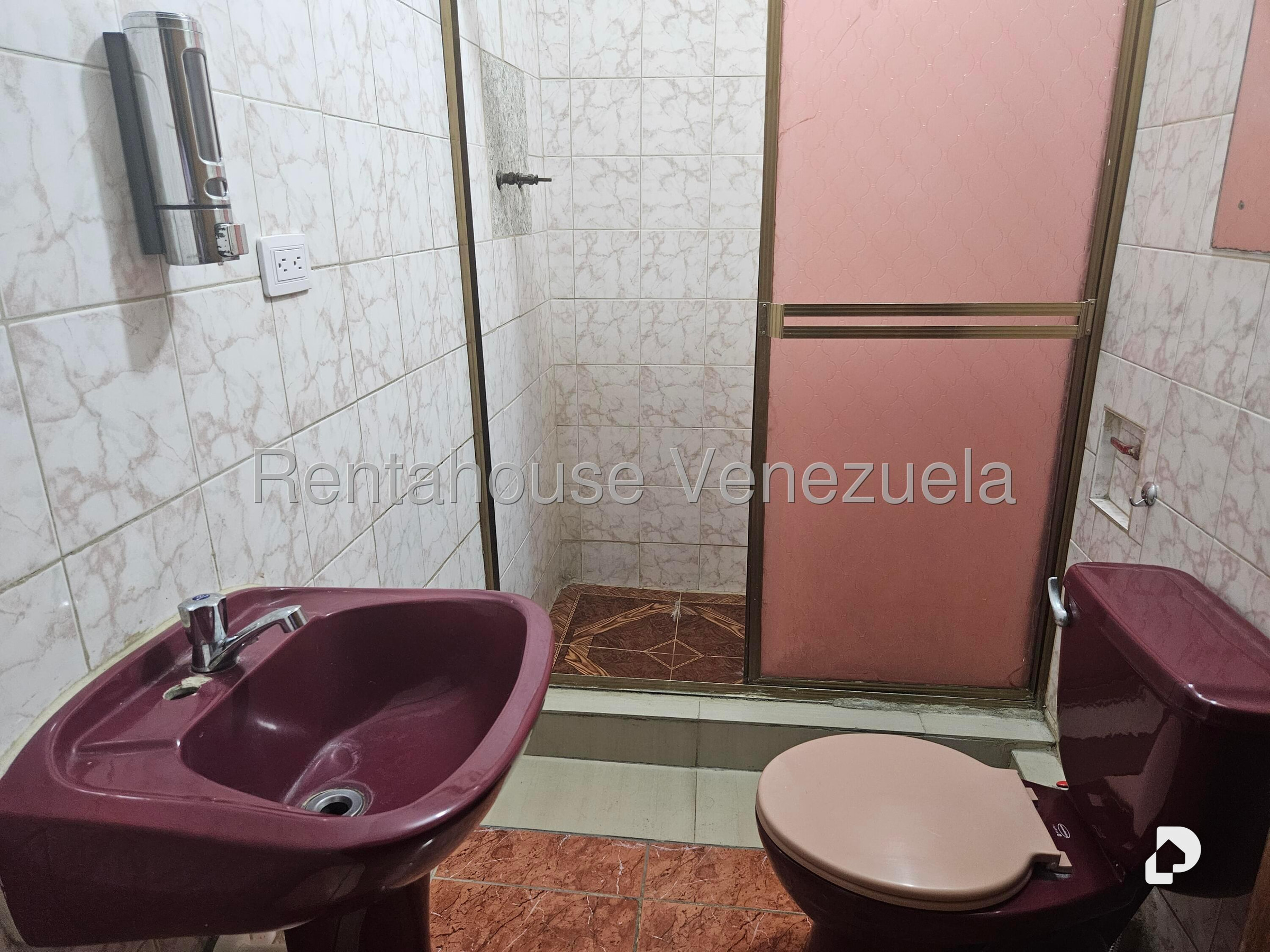 Local comercial en San Agustin del Norte, Caracas – 18