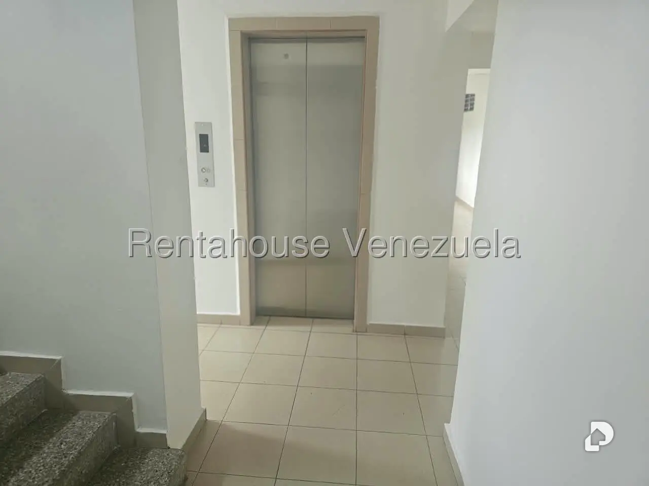 Apartamento en Colinas de La Tahona, Caracas – 2