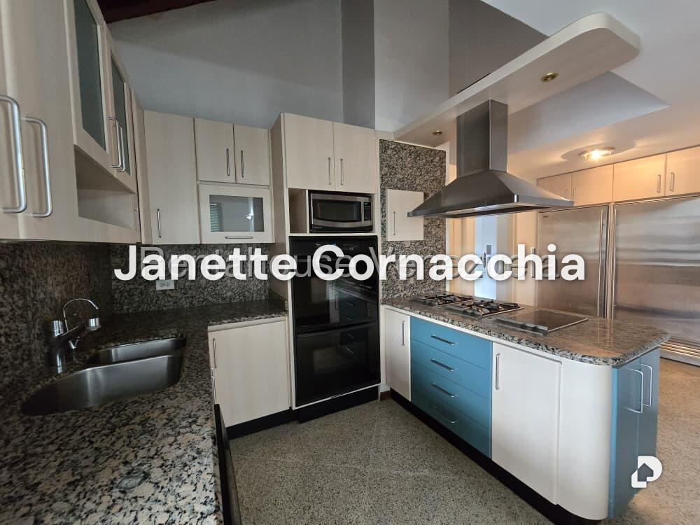 Apartamento en Cumbres de Curumo, Caracas – 11