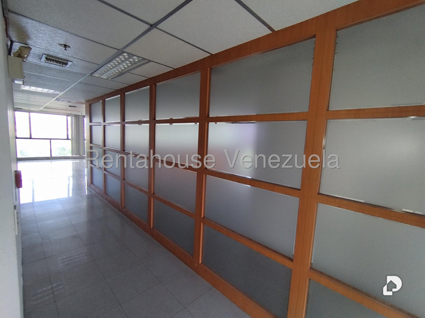 Local comercial en Plaza Venezuela, Caracas – 2