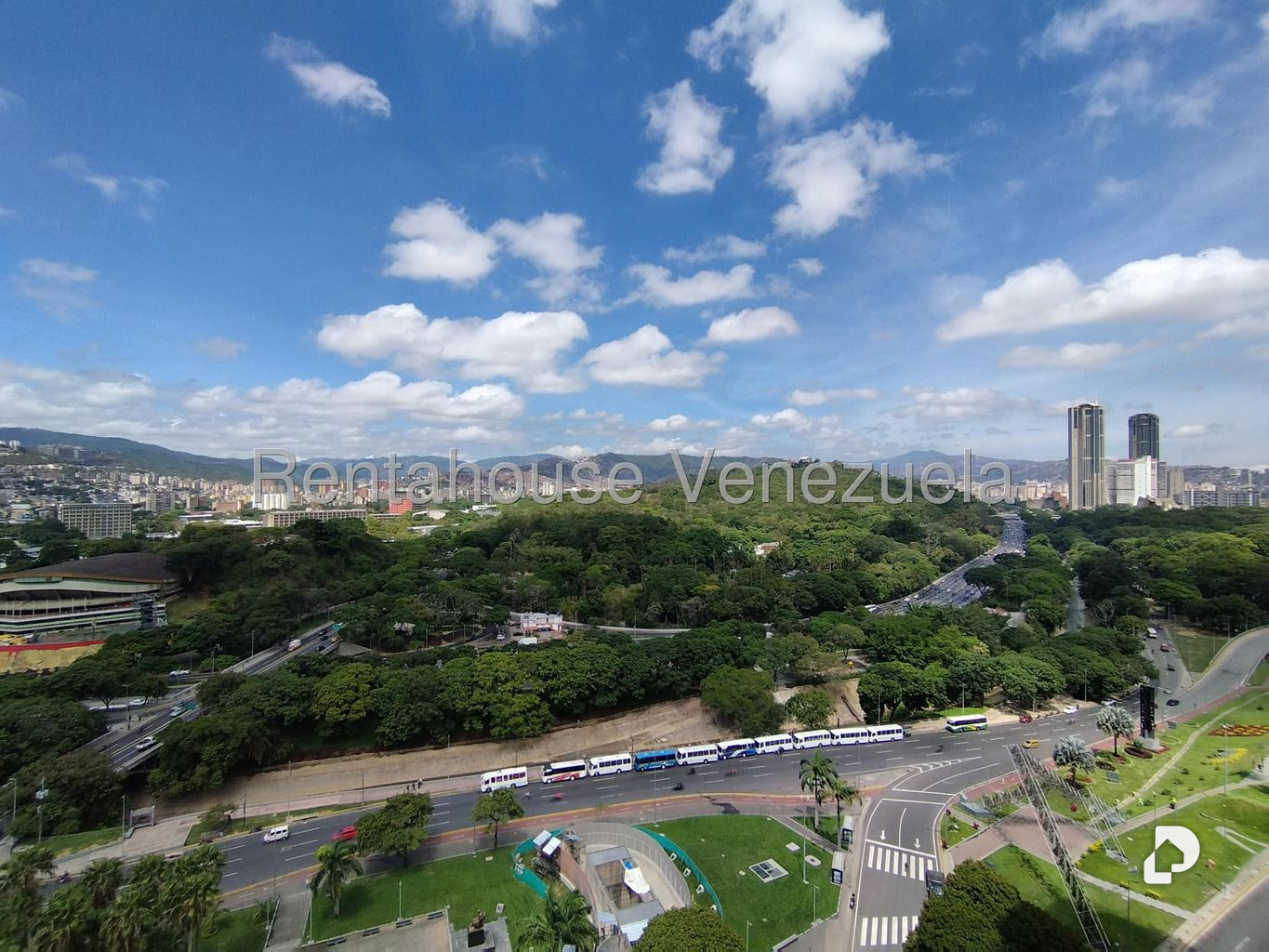 Local comercial en Plaza Venezuela, Caracas – 19