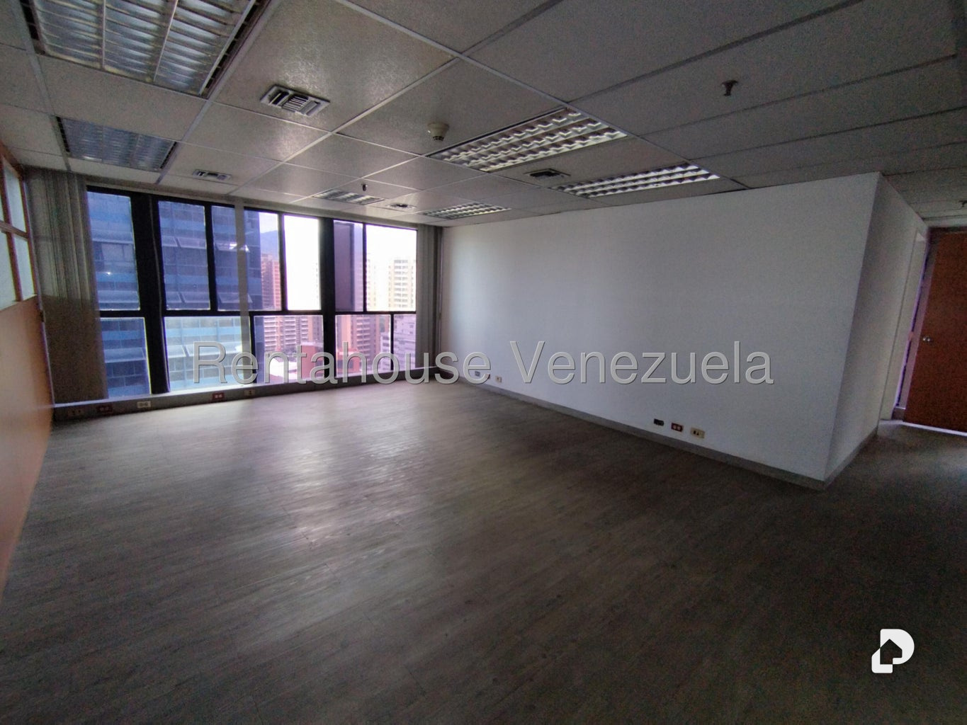 Local comercial en Plaza Venezuela, Caracas – 3