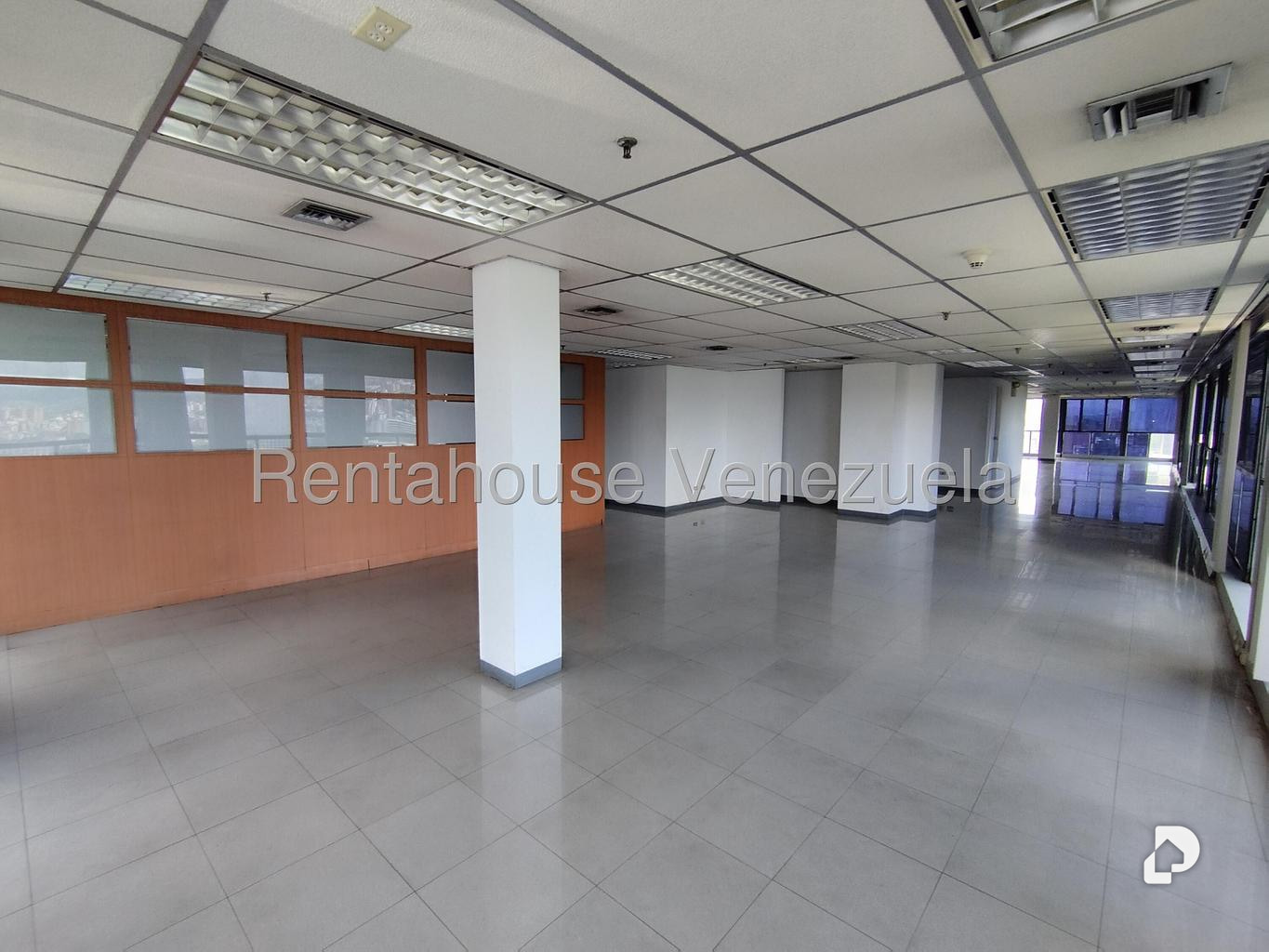 Local comercial en Plaza Venezuela, Caracas – 20