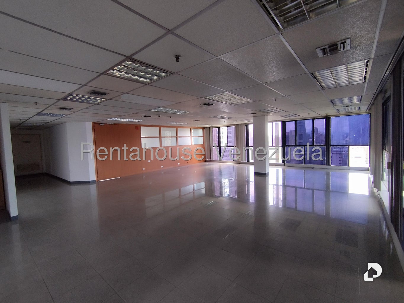Local comercial en Plaza Venezuela, Caracas – 14