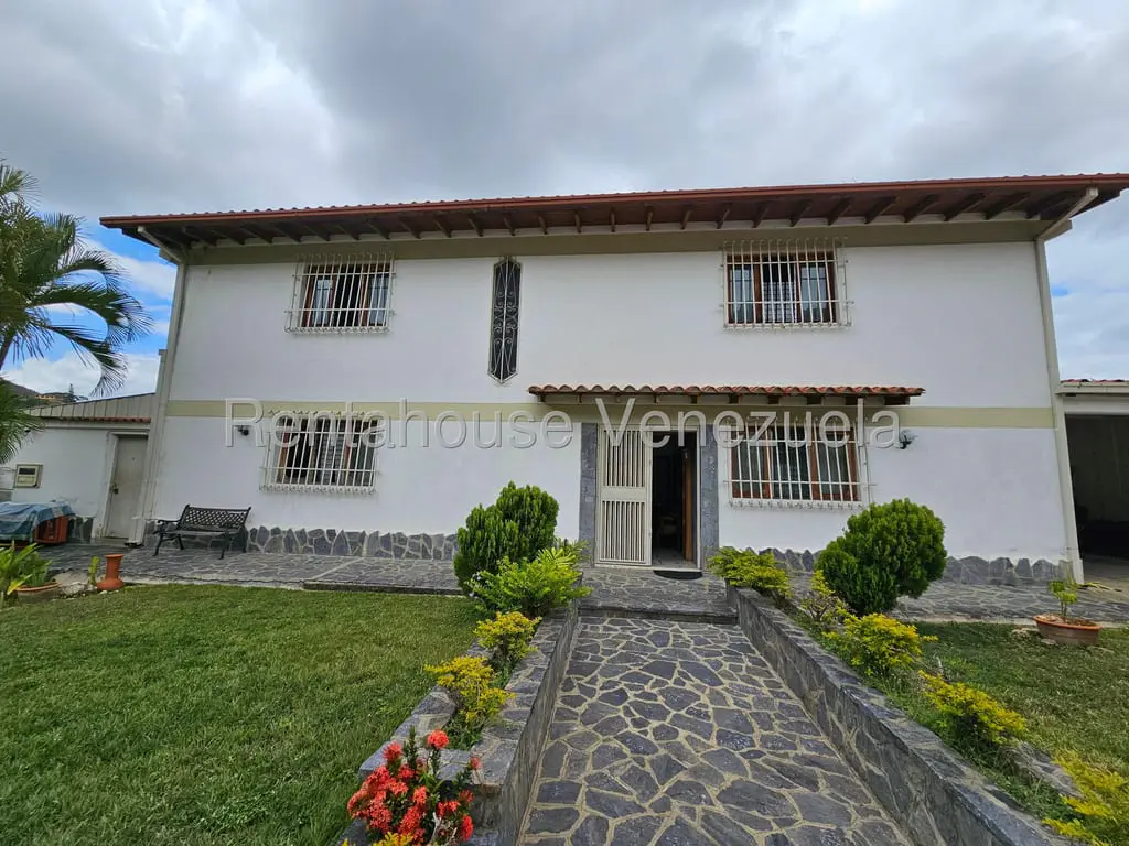 House in Prados del Este, Caracas - 1