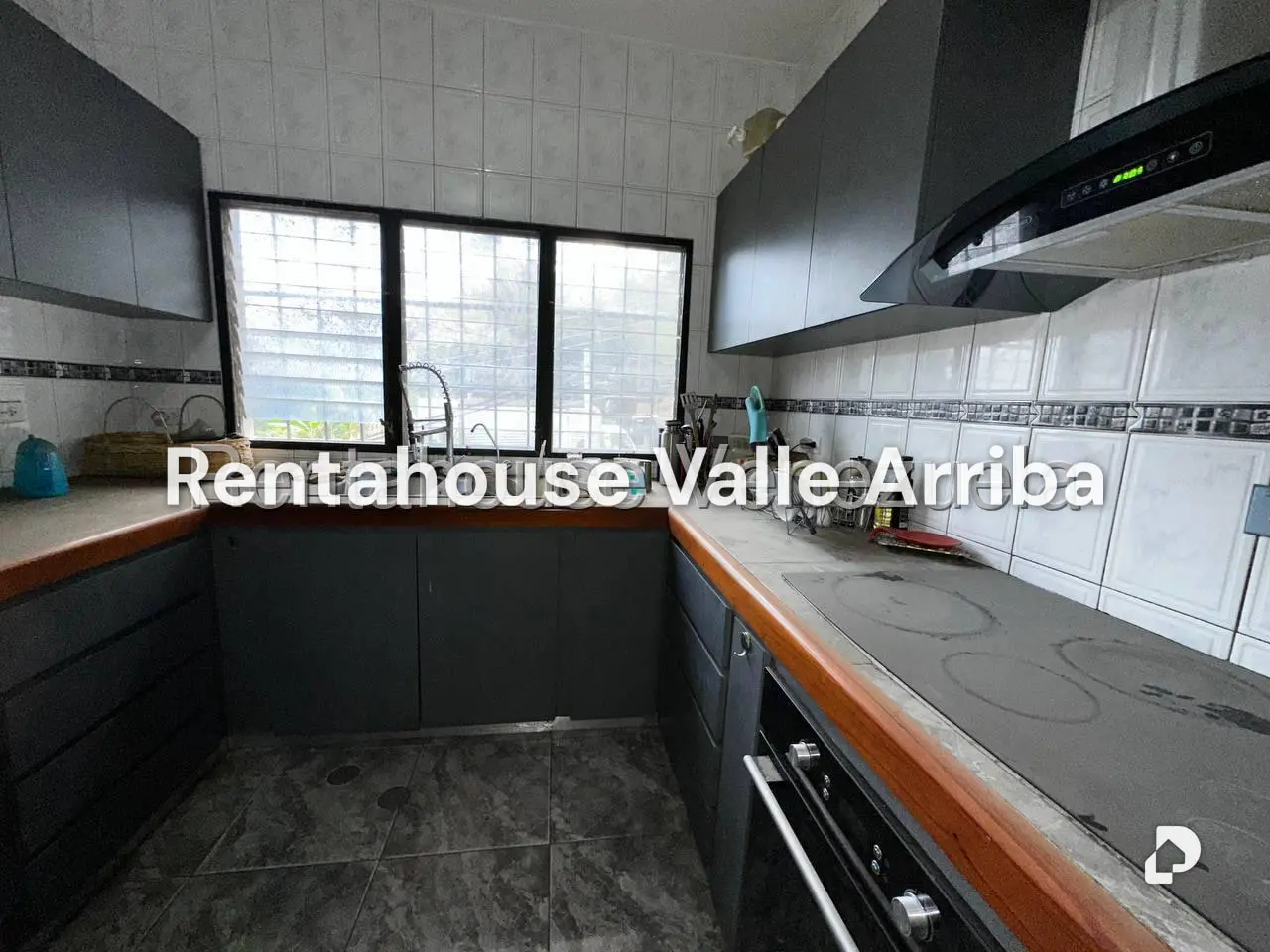 Casa en Parque Caiza, Caracas – 26