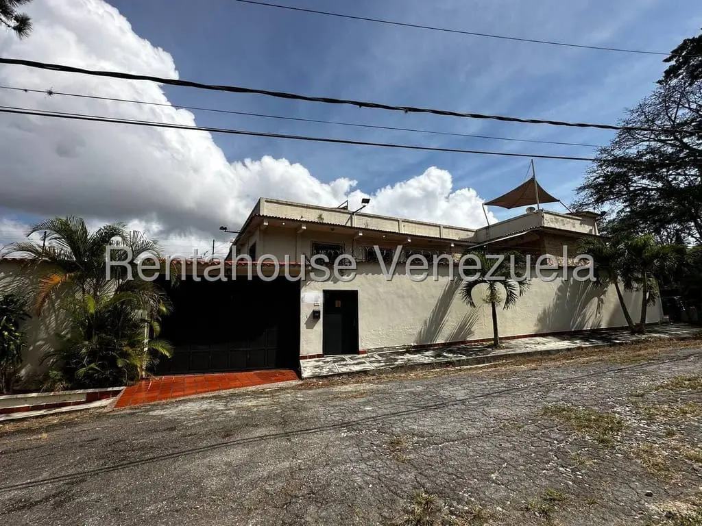 House in Parque Caiza, Caracas - 1