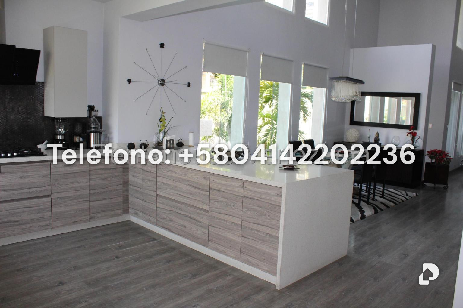 Casa en Altamira, Caracas – 24