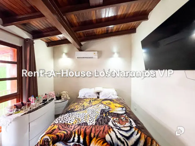 Casa en Alto Prado, Caracas – 12