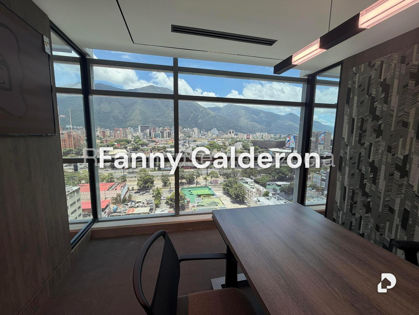Oficina en Las Mercedes, Caracas – 26